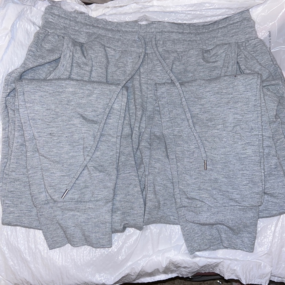 Worn Gilligan and O’Malley color: grey size: medium